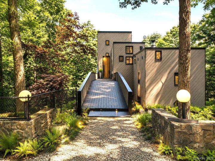 Property Photo: 8 Cliff Court NY 10512