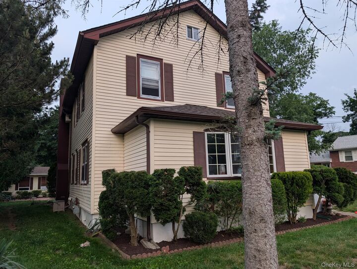 Property Photo:  24 Lincoln Street  NY 10974 