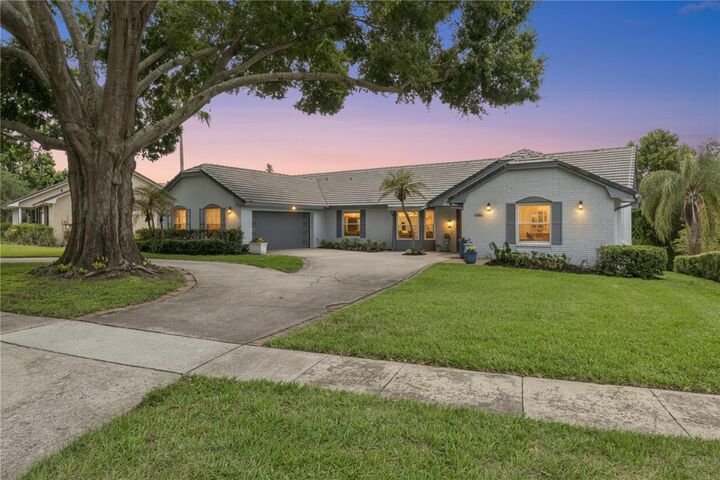 Property Photo: 8606 Lost Cove Drive FL 32819