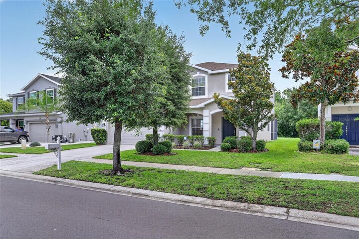 Property Photo: 8821 N River Road FL 33635