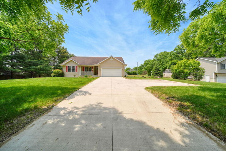 Property Photo: 3008 S Dearing Road MI 49283