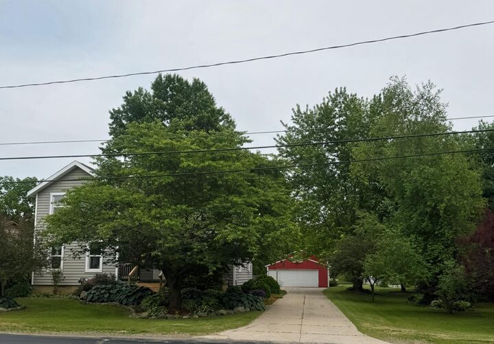 Property Photo: 283 East Avenue MI 49261