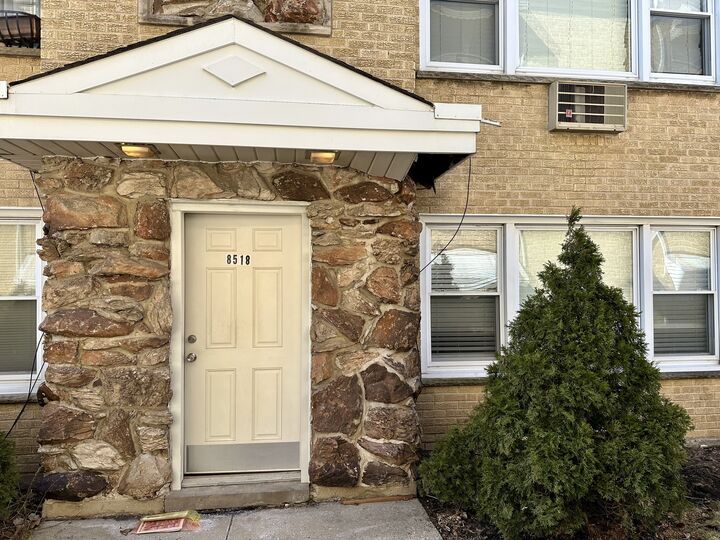 Property Photo:  8518 W Rascher Avenue 2  IL 60656 