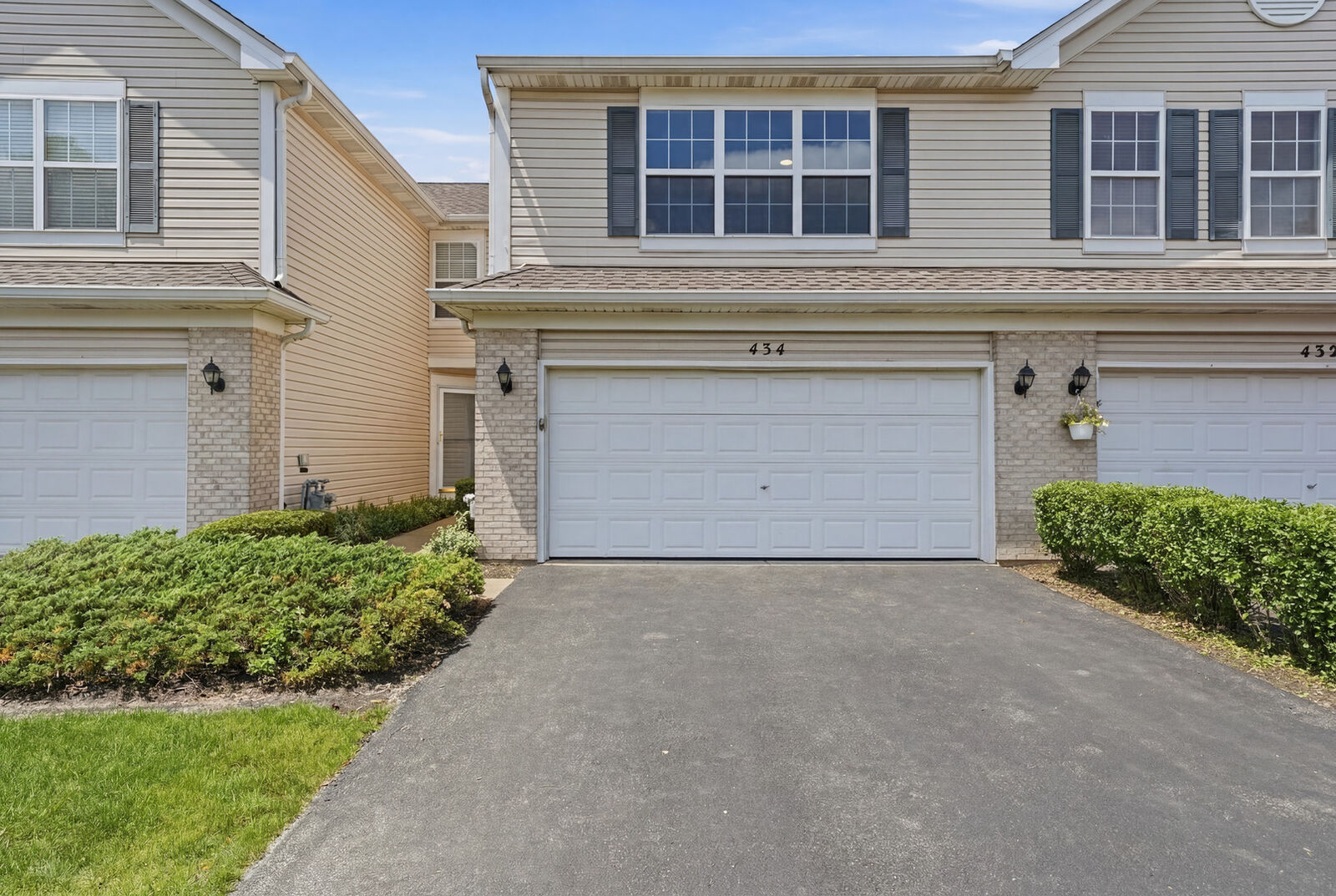 Property Photo: 434 Windham Cove Drive IL 60014