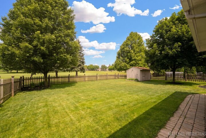Property Photo:  1428 President Street  IL 60139 