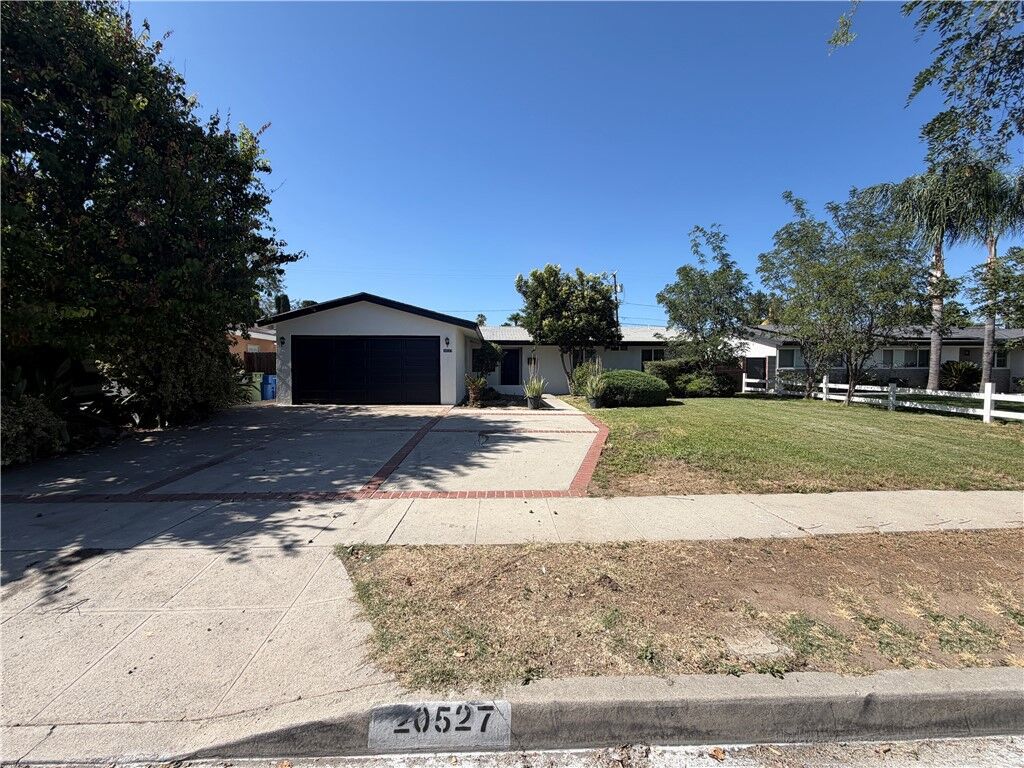 Property Photo:  20527 Londelius Street  CA 91306 
