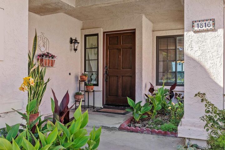 Property Photo:  1816 Willowspring Drive  CA 92024 