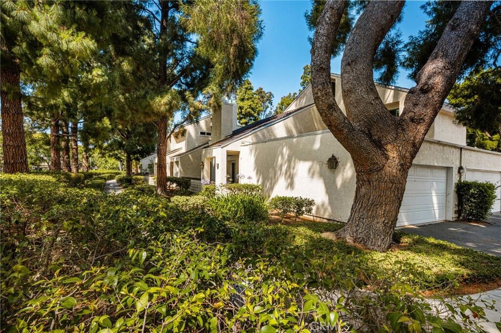 Property Photo:  8 Claret 49  CA 92614 