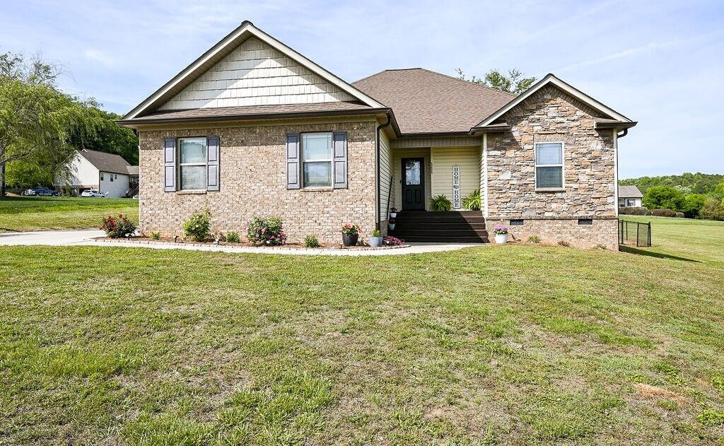 Property Photo:  111 Hall Norwood Road SE  TN 37311 