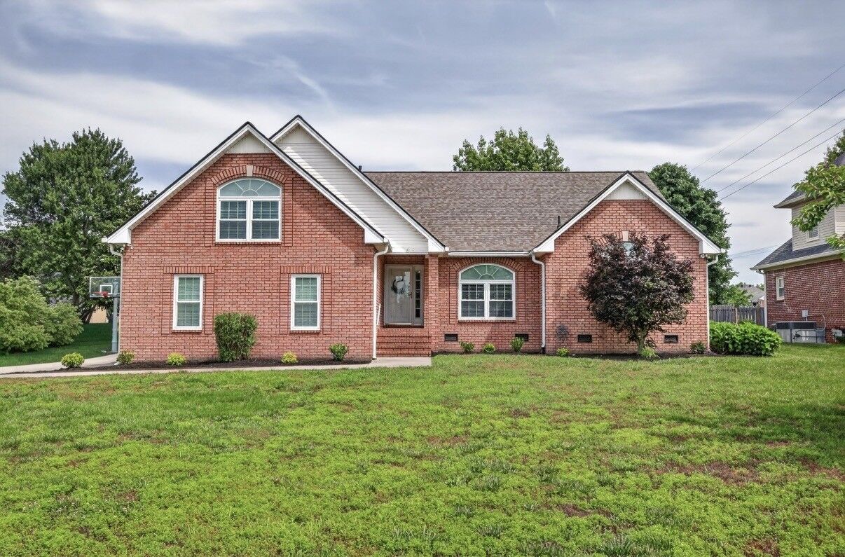 Property Photo:  518 Redstone Dr  TN 37066 