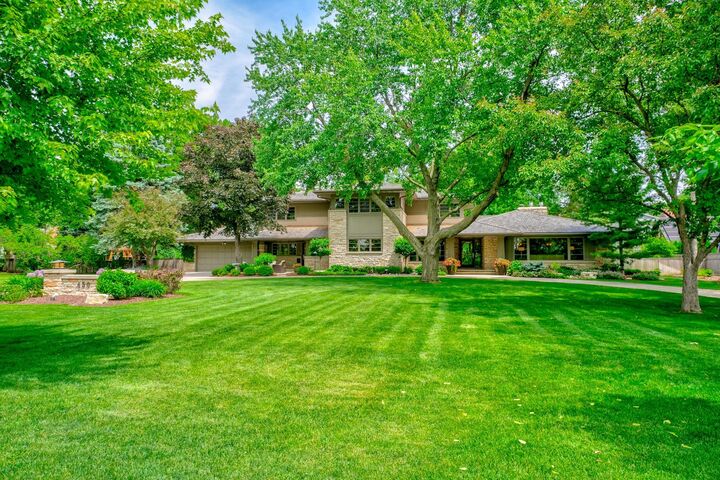 Property Photo: 450 Mississippi River Boulevard S MN 55105