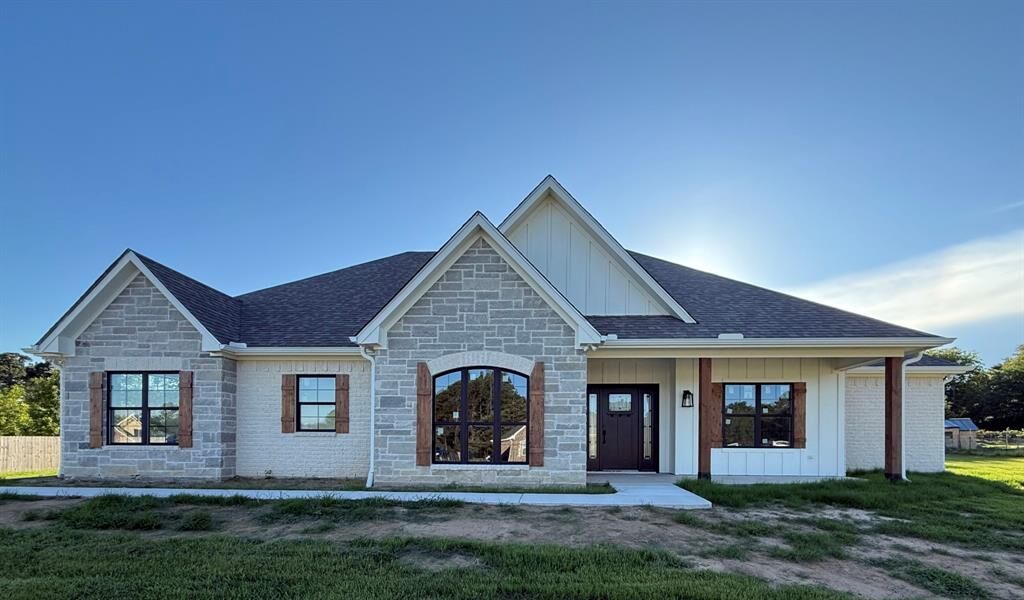 Property Photo: 202 Rs County Road 1189 TX 75440