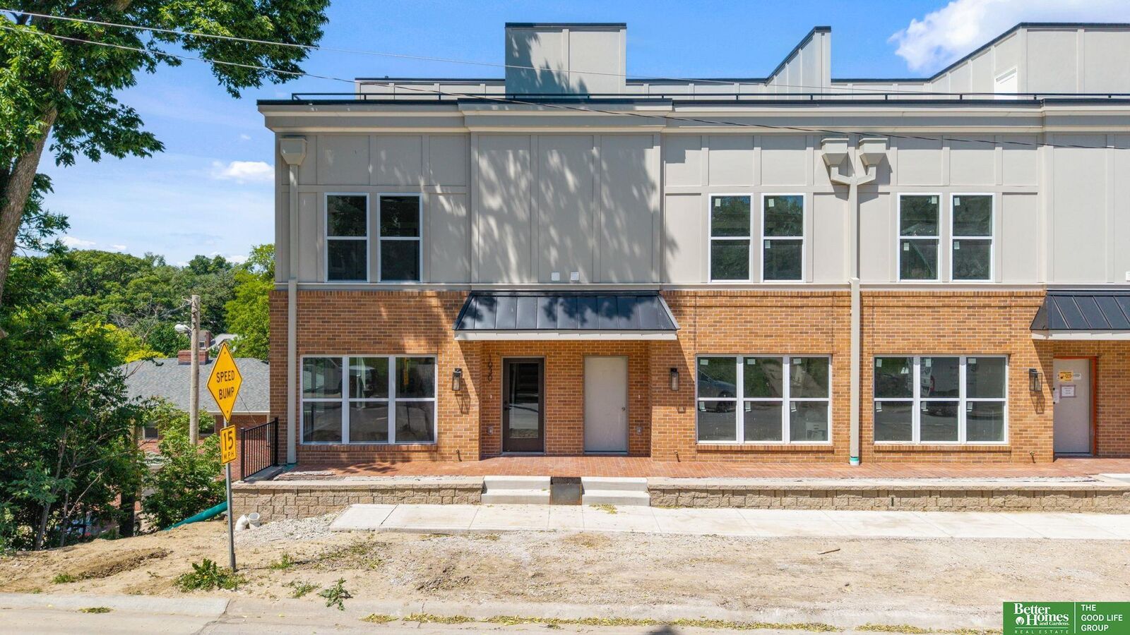 Property Photo: 1016 S 33 Court NE 68105