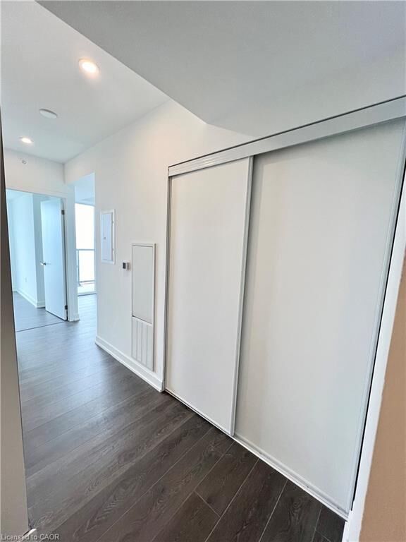Property Photo:  370 Martha Street 1307  ON L7R 0G9 