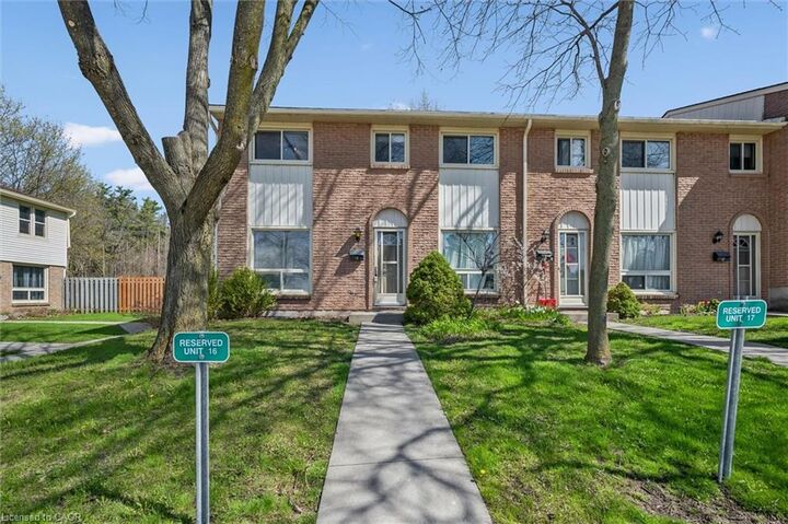 Property Photo: 165 Green Valley Drive 14 ON N2P 1K3