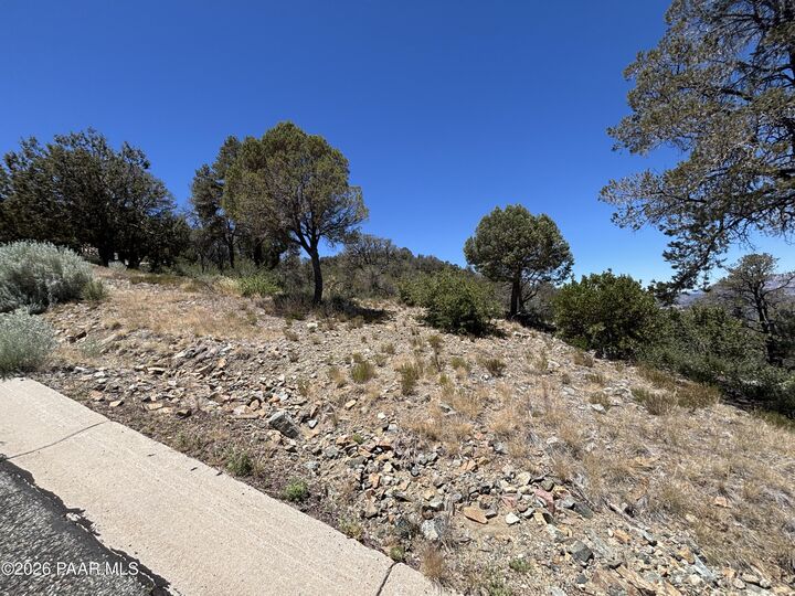 Property Photo:  684 Cloudcrossing Circle  AZ 86303 