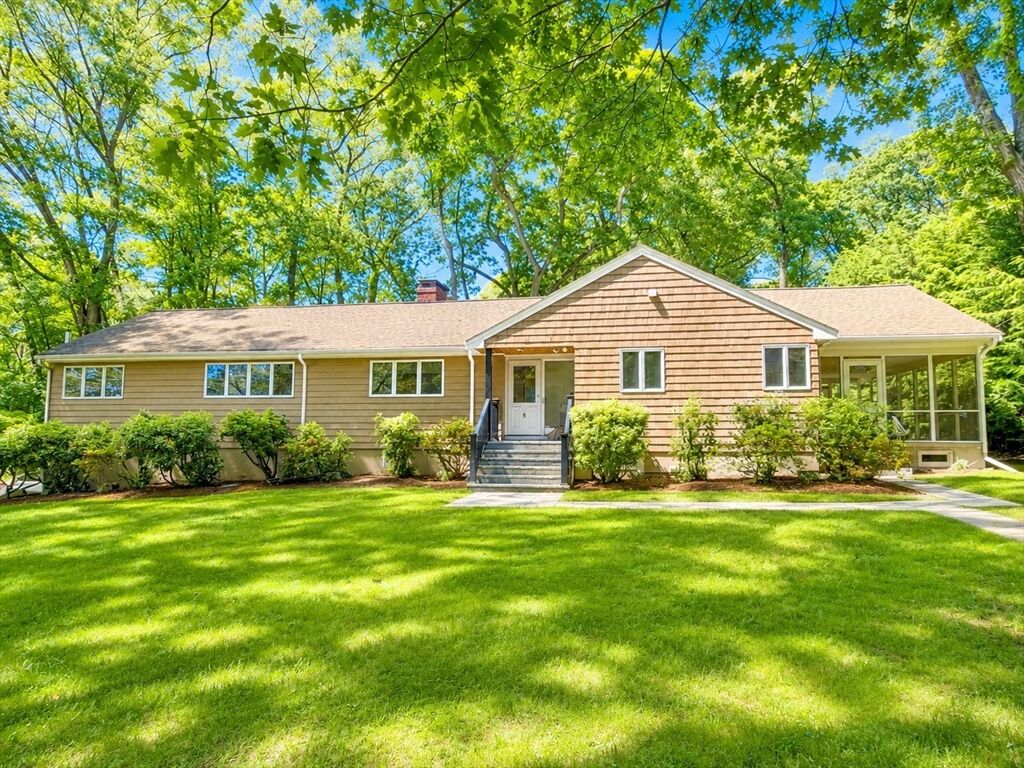 Property Photo:  5 Philip Rd  MA 02421 
