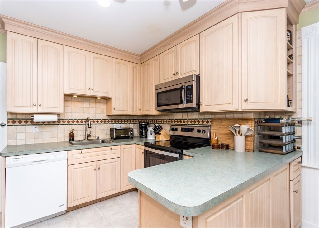 Property Photo:  103 High Street 2  MA 02451 