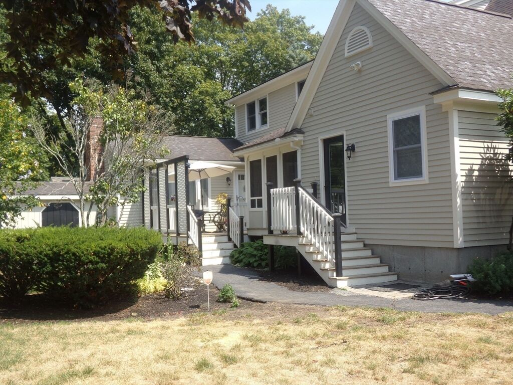 Property Photo:  162 Middlesex Ave 1  MA 01887 