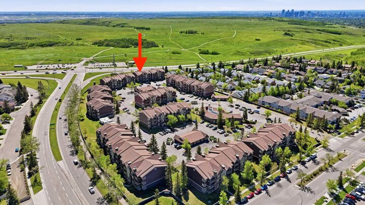 Property Photo: 1634 Edenwold Heights NW #1634 AB T3A 3V2