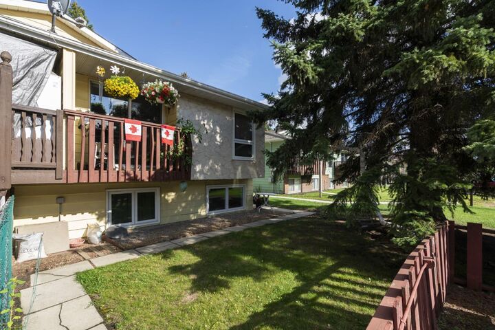 4118 60 Street 2 — photo 1