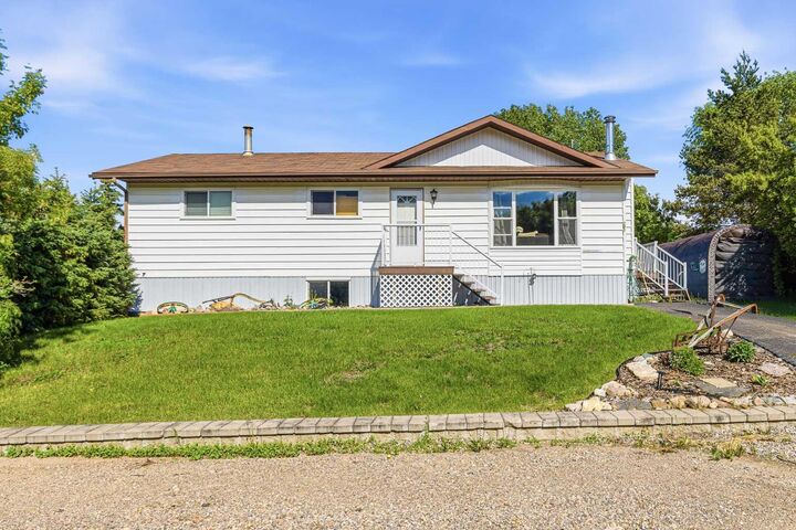 Photo de la propriété:  207 7 Avenue  SK S0M 2G0 