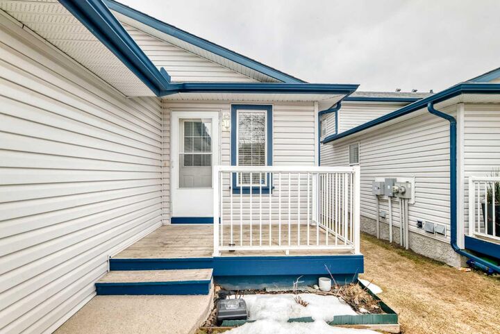 Property Photo: 33 Stonegate Drive NW 11 AB T4B 2V6