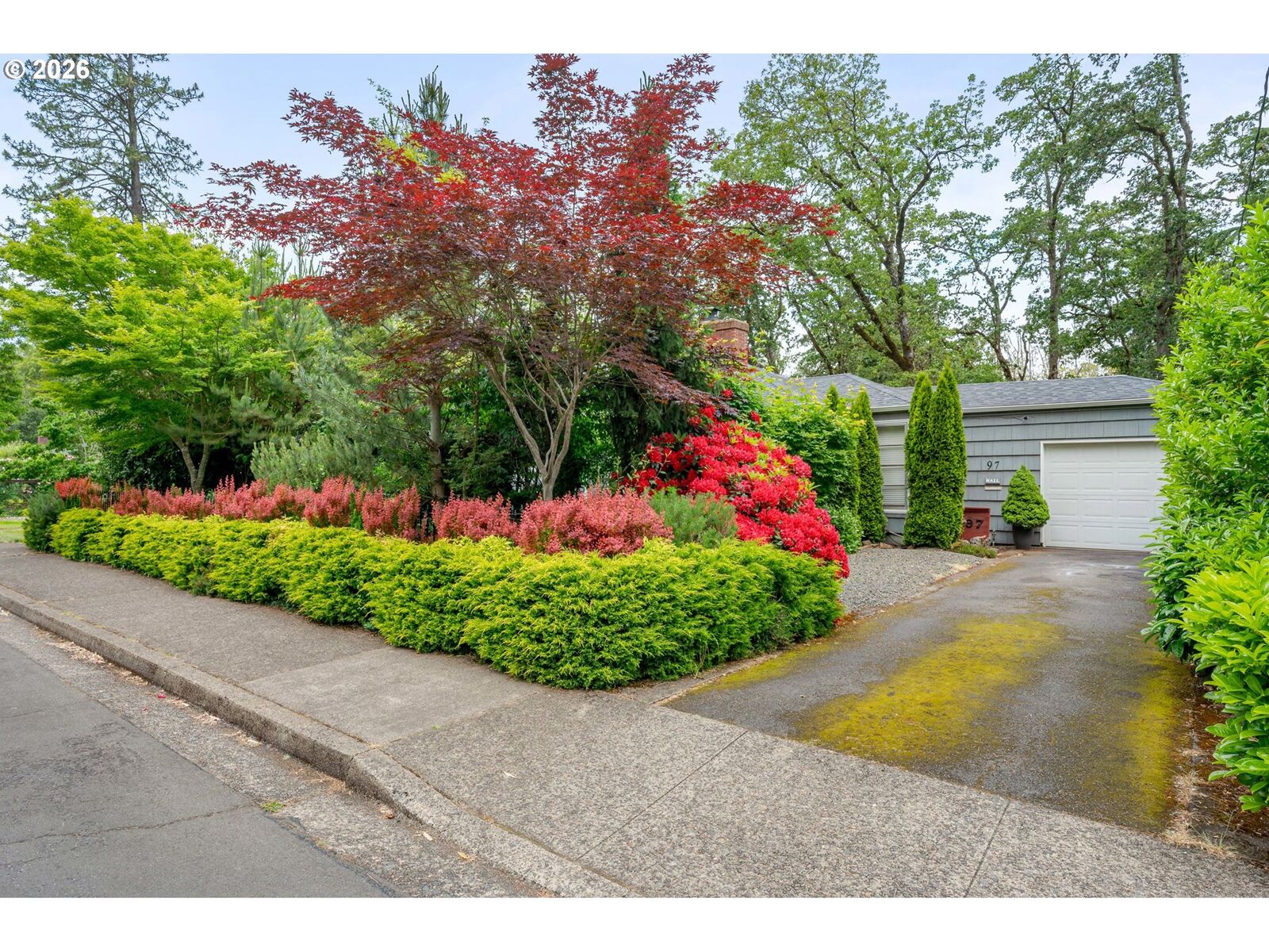 Property Photo: 97 W 36th Ave OR 97405