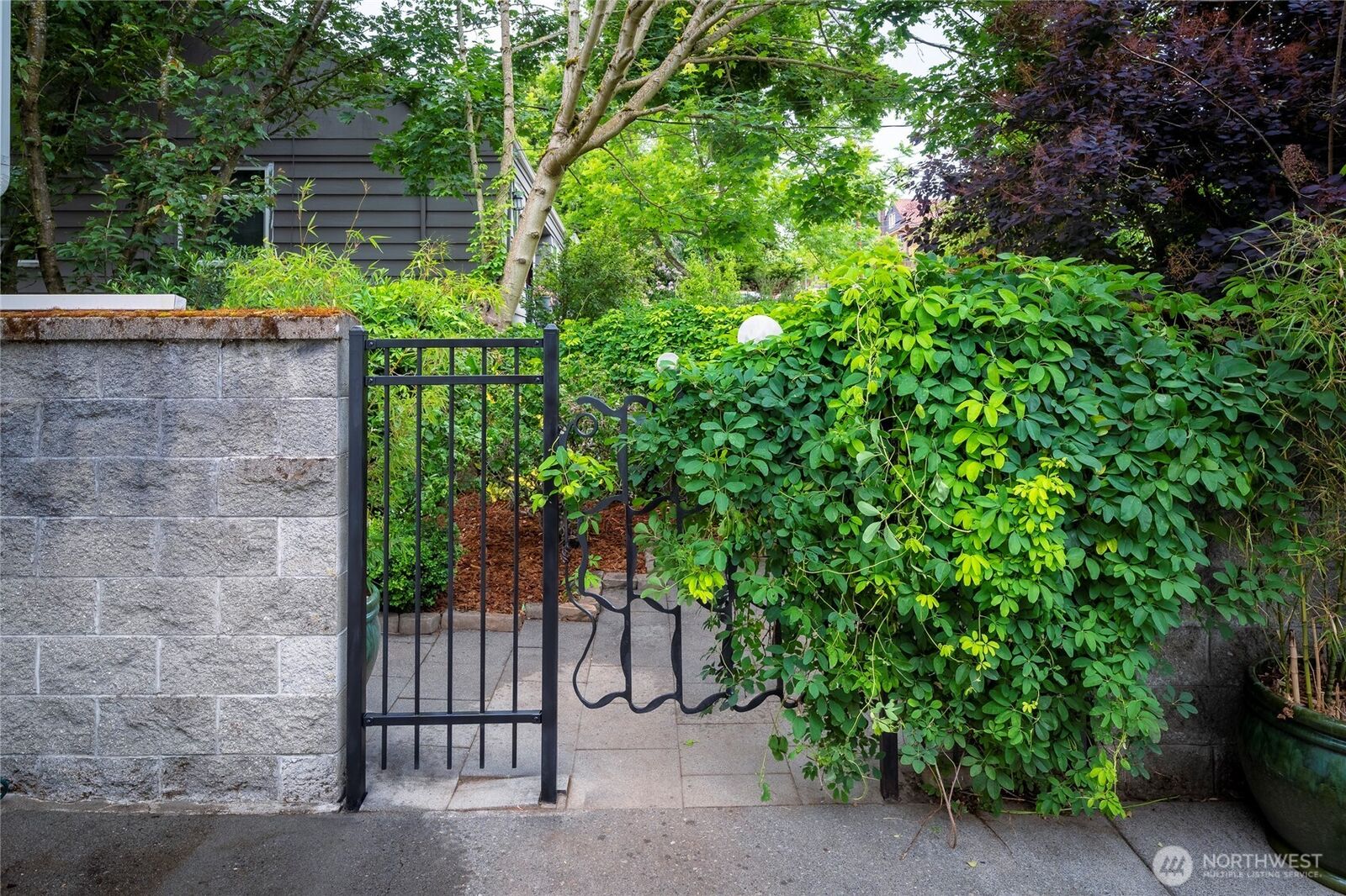 Property Photo:  831  19th Avenue S  WA 98144 