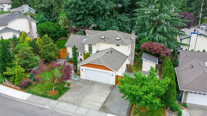 Property Photo: 5507 James Avenue SE WA 98092