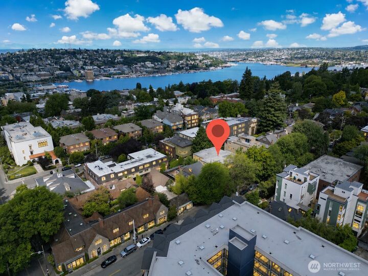 Property Photo: 731 Broadway E 301 WA 98102