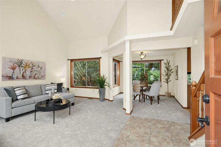 Property Photo:  5507  James Avenue SE  WA 98092 