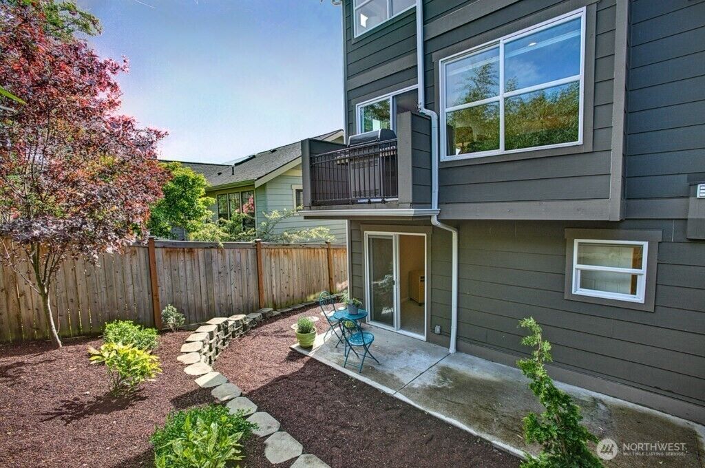Property Photo: 3806 Interlake Avenue N A WA 98103