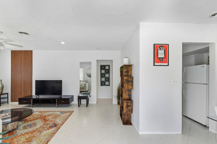 Property Photo:  23 NE 19th Avenue  FL 33060 