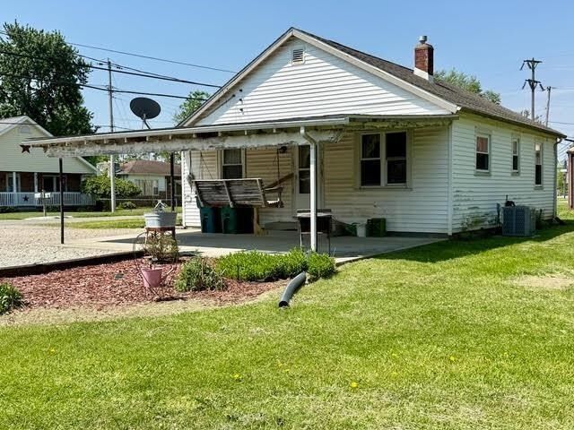 Property Photo:  2712 Brown Street  IN 47362 