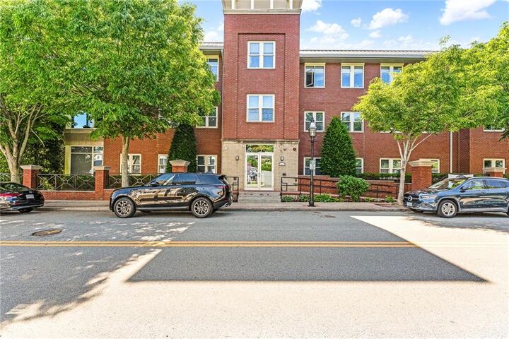 Property Photo: 341 Thames Street 302-S RI 02809