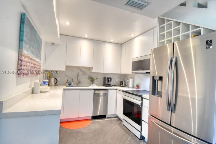 Property Photo:  1428 West Ave 204  FL 33139 