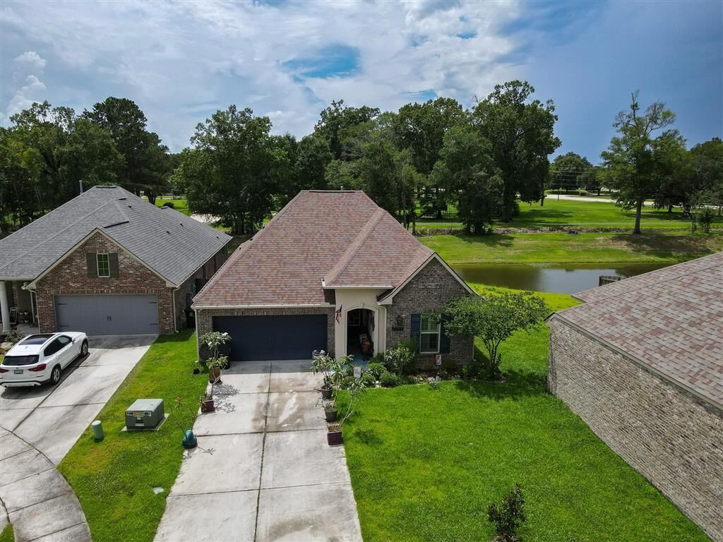 Property Photo:  7106 Spring Gardens Drive  LA 70817 