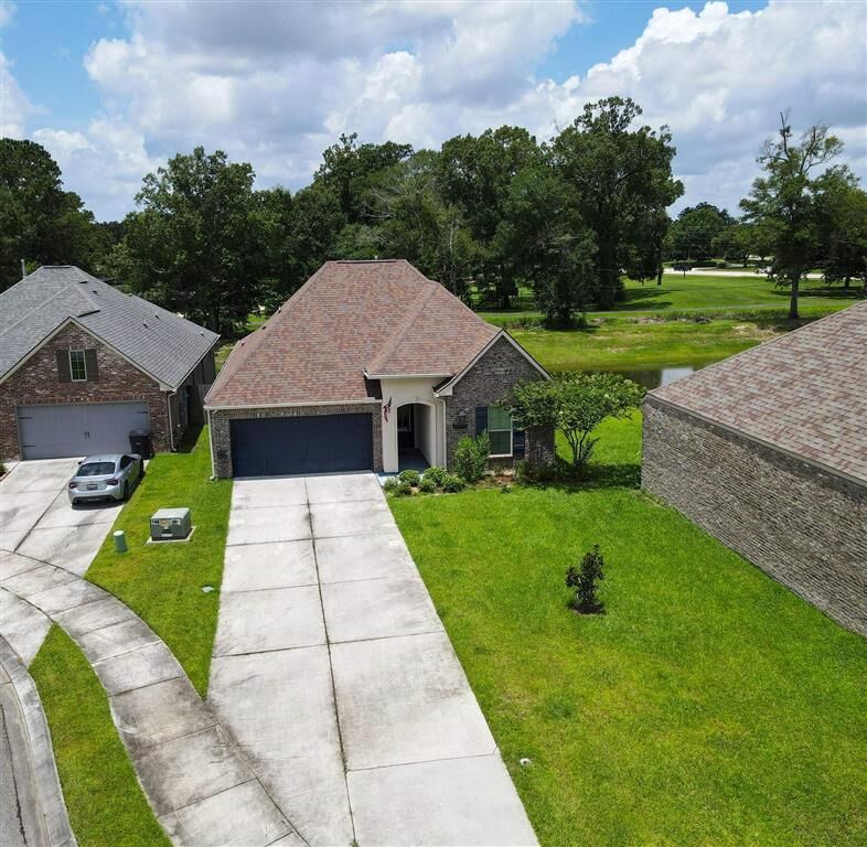 Property Photo:  7106 Spring Gardens Drive  LA 70817 