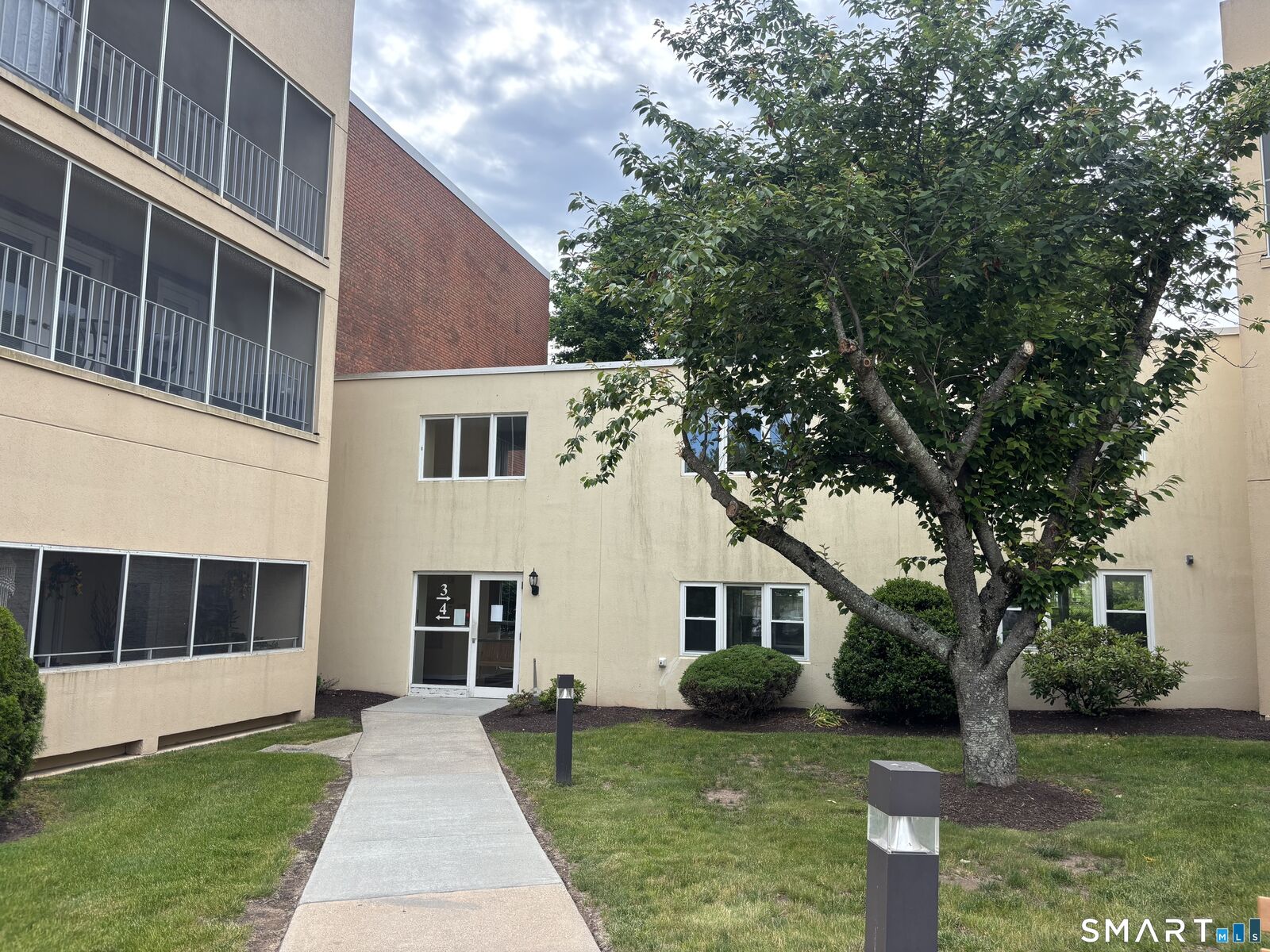 Property Photo:  75 Washington Avenue 4-101  CT 06518 