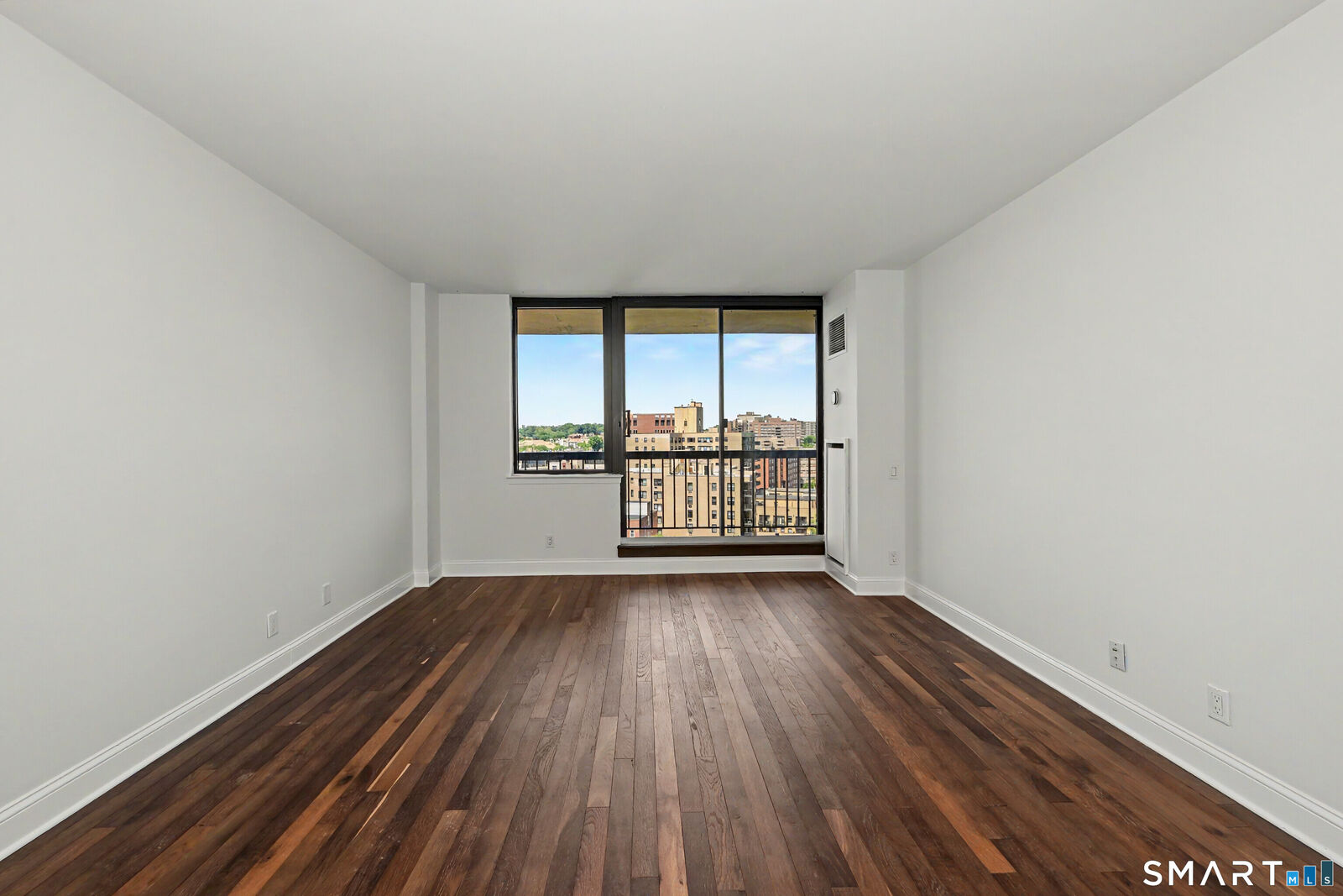 Property Photo:  25 Forest Street 14D  CT 06901 