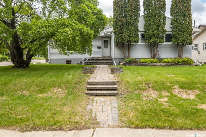 405 21st Street W — photo 1