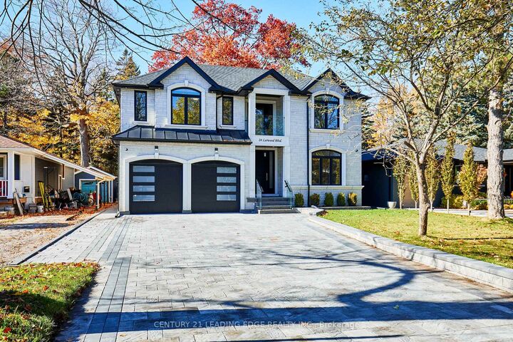 Photo de la propriété:  24 Larwood Boulevard  ON M1M 2M5 