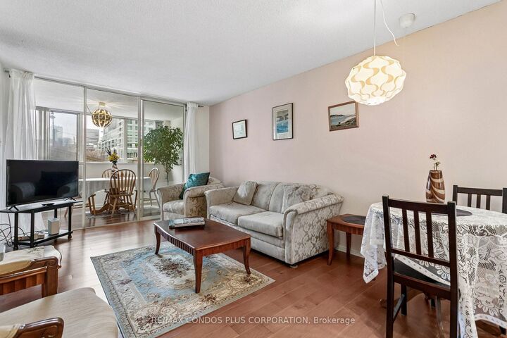 15 Maitland Place 204 — photo 1