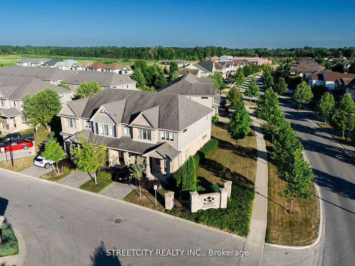 Property Photo: 1924 Cedarhollow Boulevard 3 ON N5X 0K3