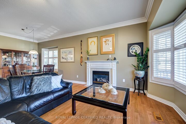 Property Photo: 2 Orchard Park Gate ON L6R 1W5