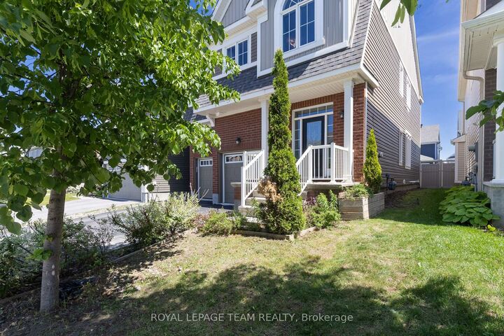 Property Photo: 12 Oxalis Crescent ON K2V 0J8