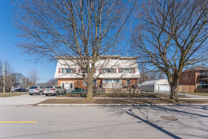 72 Florence Avenue — photo 1