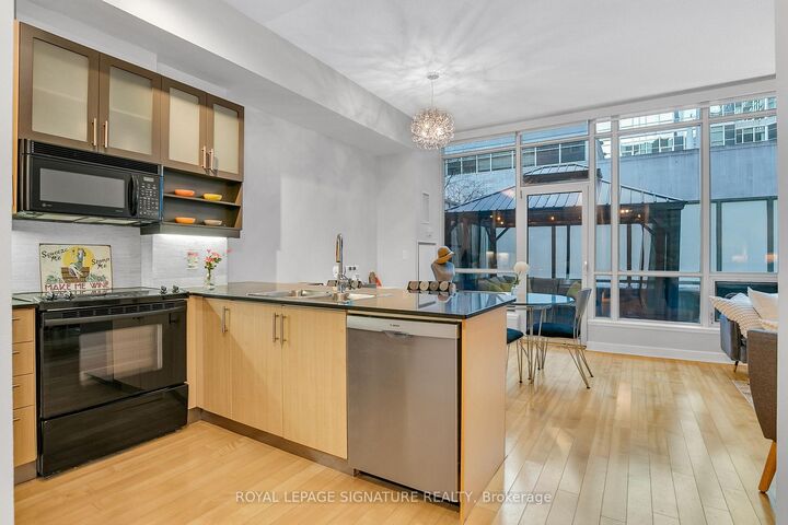 Property Photo: 350 Wellington Street W G25 ON M5V 3W9