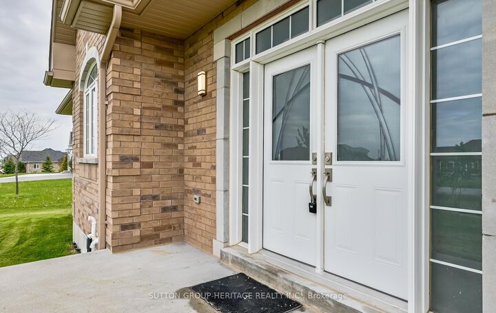 Property Photo:  61 Songbird Crescent  ON K9V 0A9 